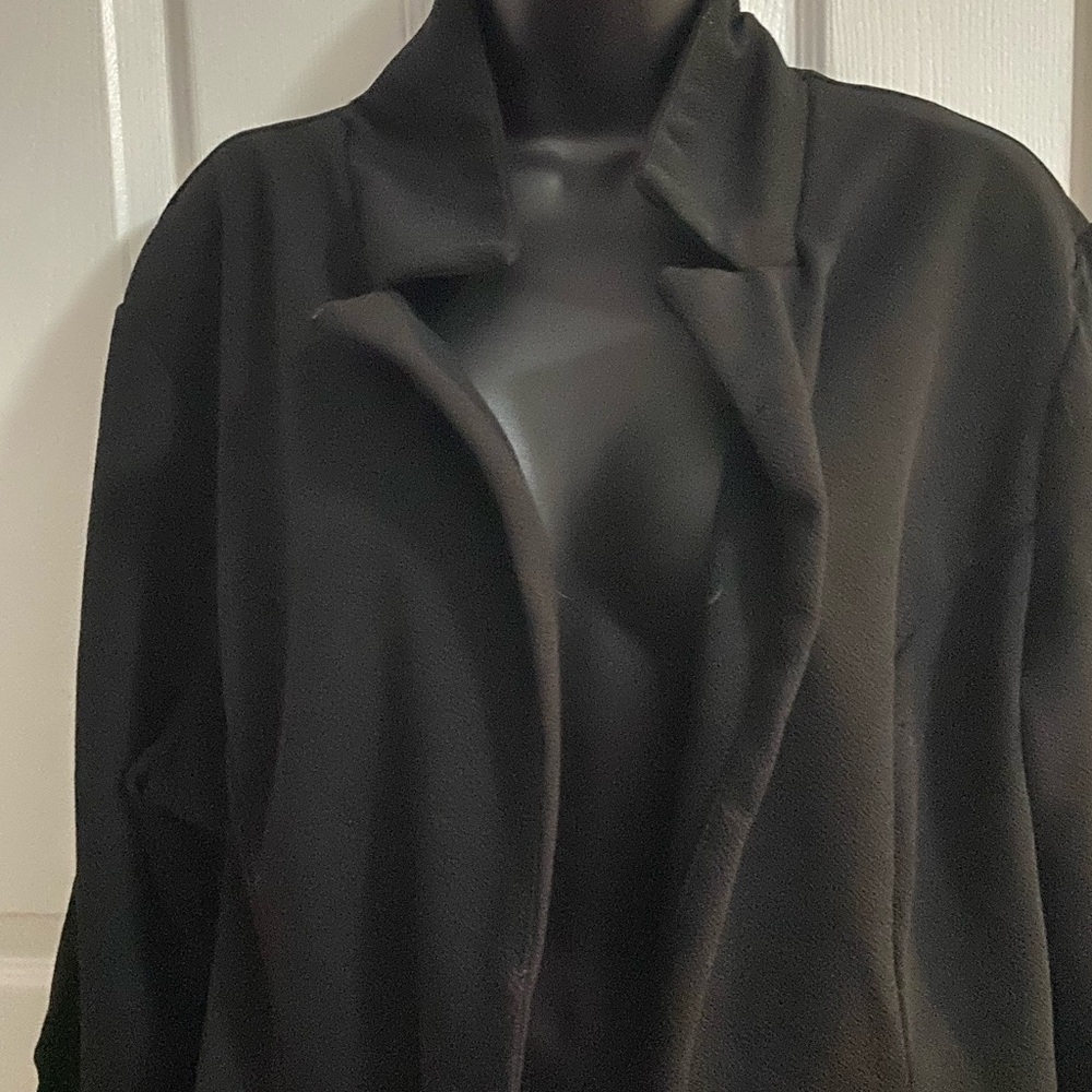 Women's Black Cropped Vest